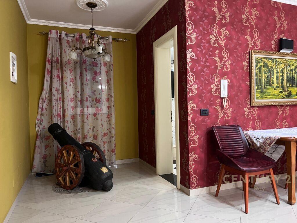 SHITET SHTEPI PRIVATE NE LAGJEN NR. 15 !