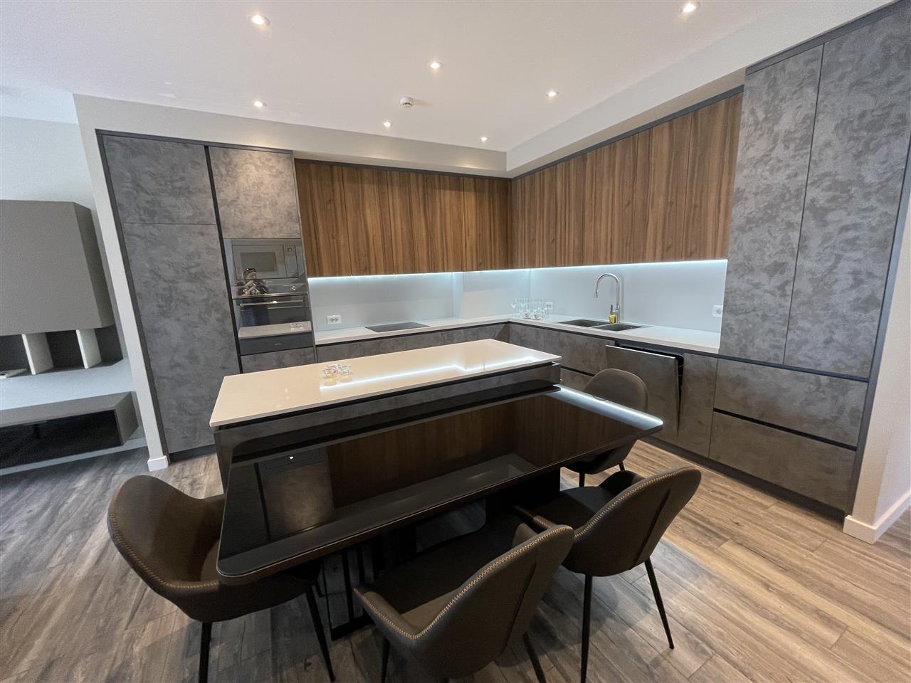 Vila me qera teg Elysium residence mjullbathore