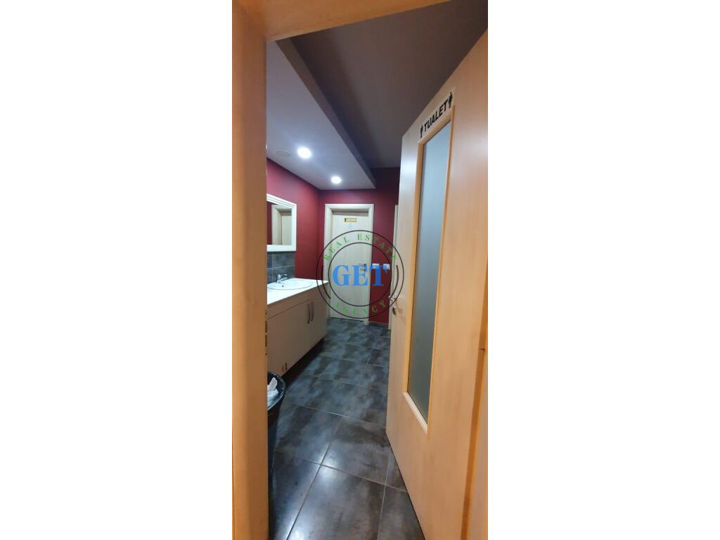 Shitet, Ambient Biznesi, Sheshi Pranvera, Durres.