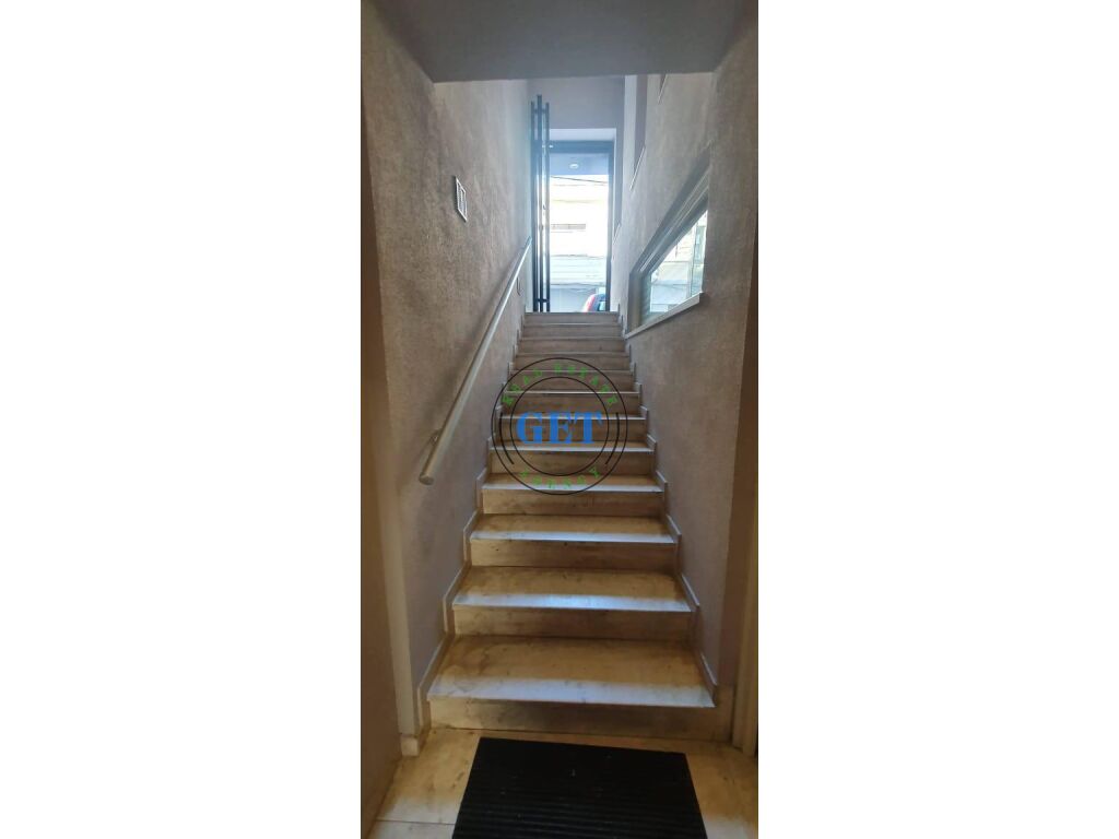 Shitet, Ambient Biznesi, Sheshi Pranvera, Durres.