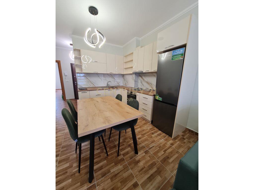 JEPET ME QIRA APARTAMENT 2+1+2 NE DURRES!