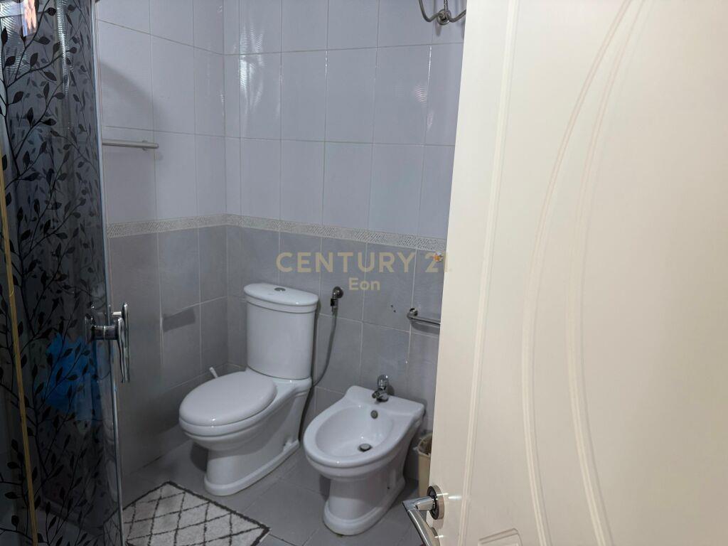 SHITET VILE PRIVATE NE QENDER TE DURRESIT!