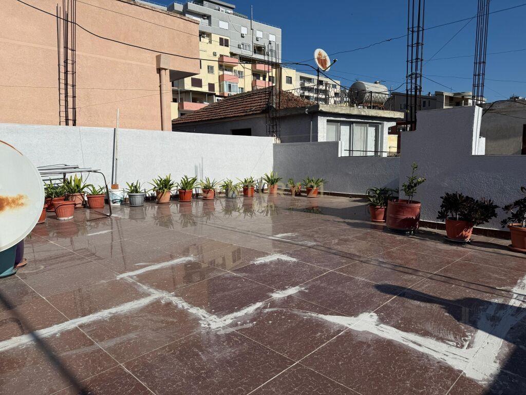 SHITET VILE PRIVATE NE QENDER TE DURRESIT!