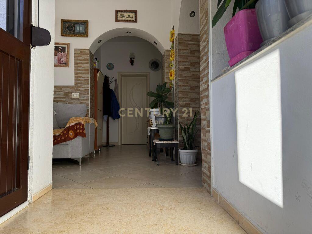 SHITET VILE PRIVATE NE QENDER TE DURRESIT!