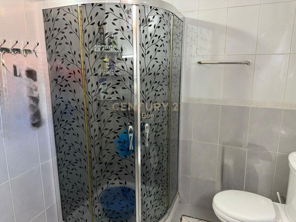 SHITET VILE PRIVATE NE QENDER TE DURRESIT!