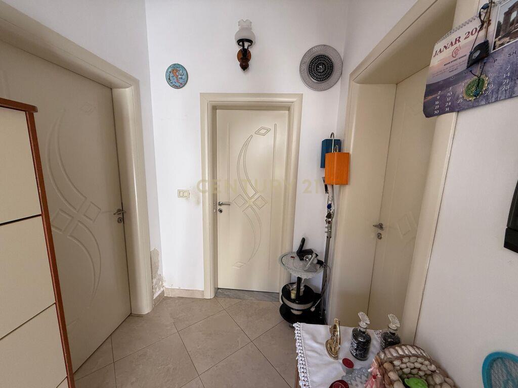 SHITET VILE PRIVATE NE QENDER TE DURRESIT!