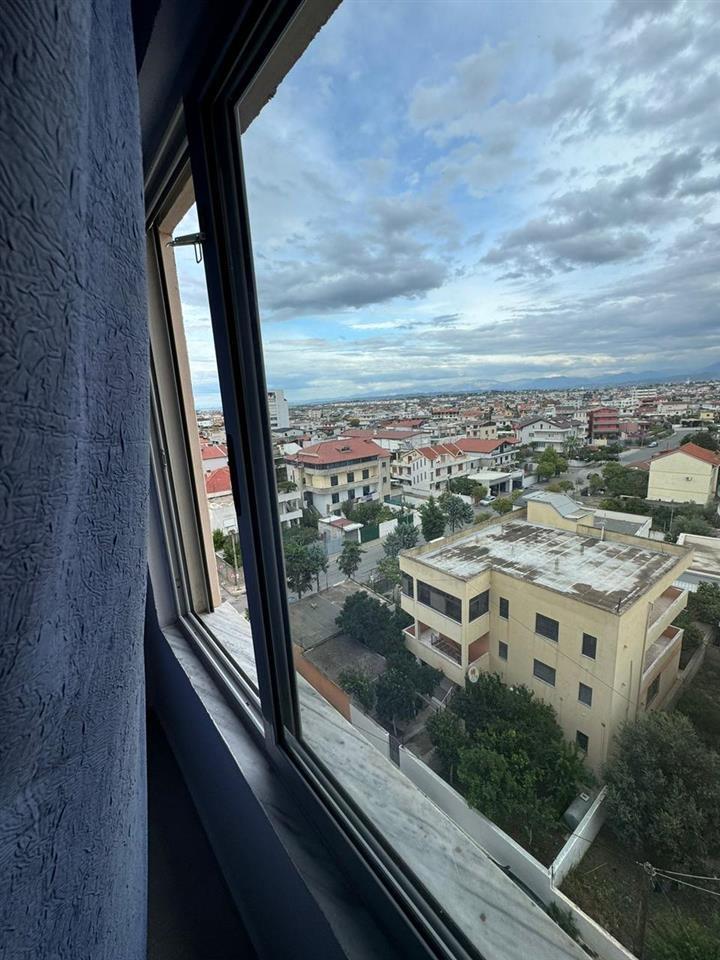 Shitet Apartament 1+1 Stadiumi