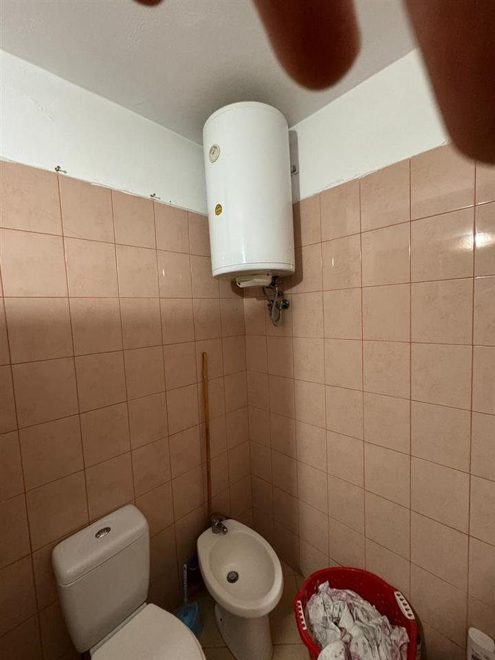 Shitet Apartament 1+1 Stadiumi