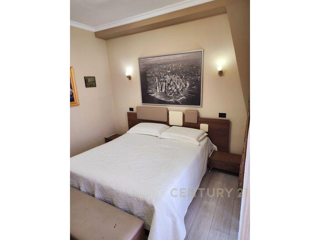 Jepet me Qira Super Apartament me pamje deti 2+1+2 me post p