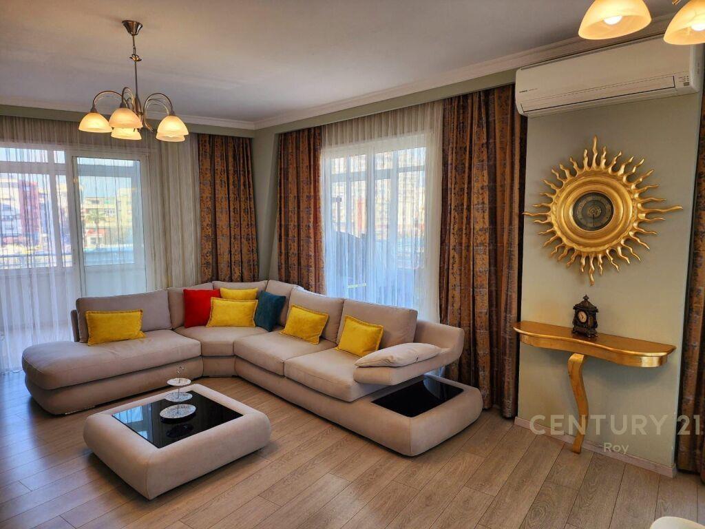 Jepet me Qira Super Apartament me pamje deti 2+1+2 me post p