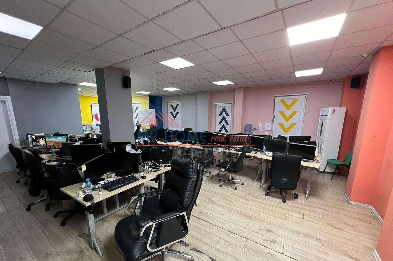 Zyre me Qera Qender Tirane