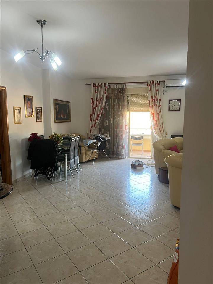 SHITET APARTAMENT 3+1 PRANE SIGURIMEVE SHOQERORE