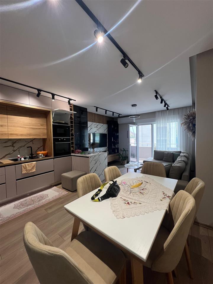 Shitet 3+1+2| Vollga