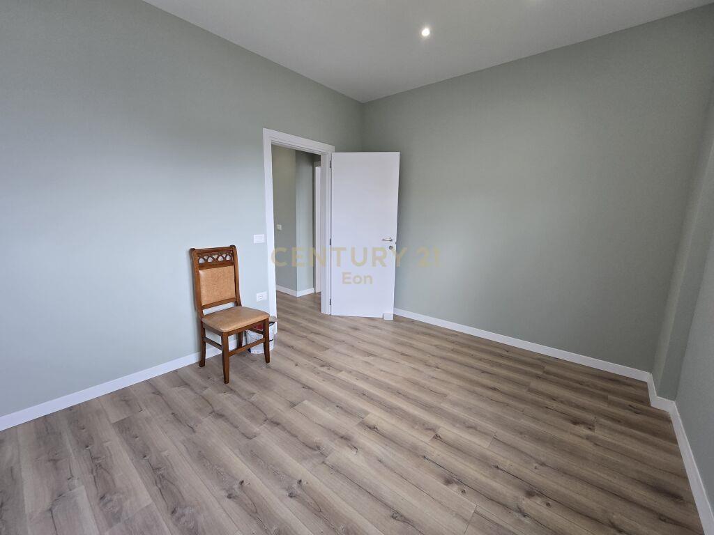 SHITET APARTAMENT 2+1 ME VERAND NE DURRES!