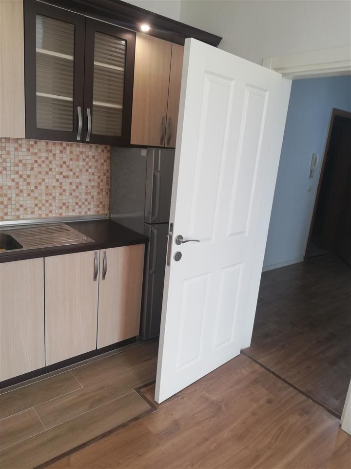 Apartment me qera vollga Durres