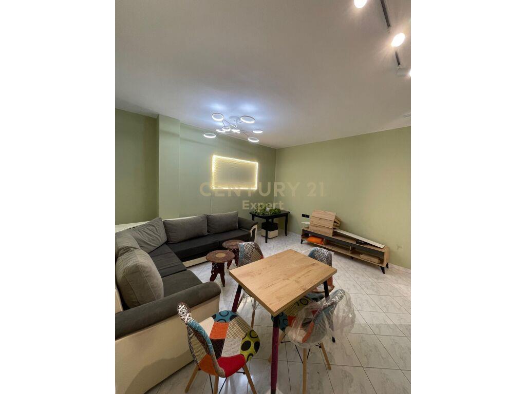 APARTAMENT 1+1 ME QIRA 550 € expert103122