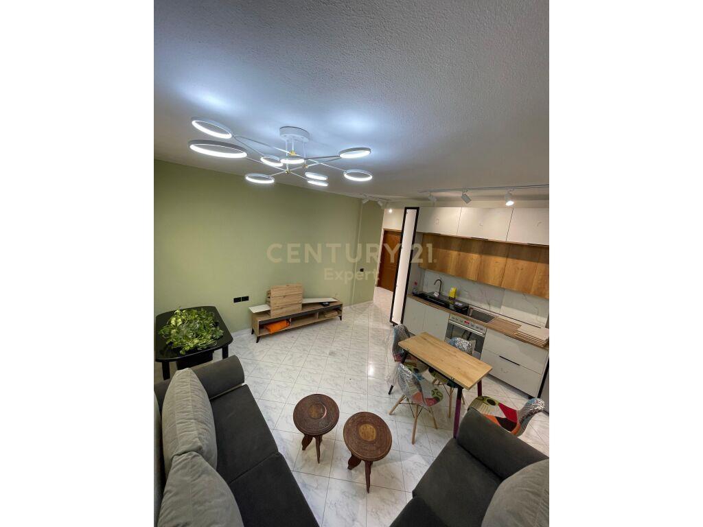 APARTAMENT 1+1 ME QIRA 550 € expert103122