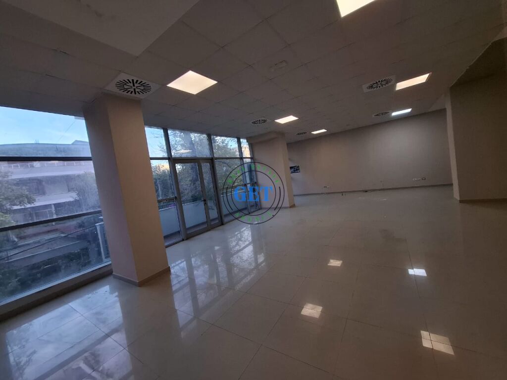 Qira, Ambient Biznesi, Ish Rajoni, Durres