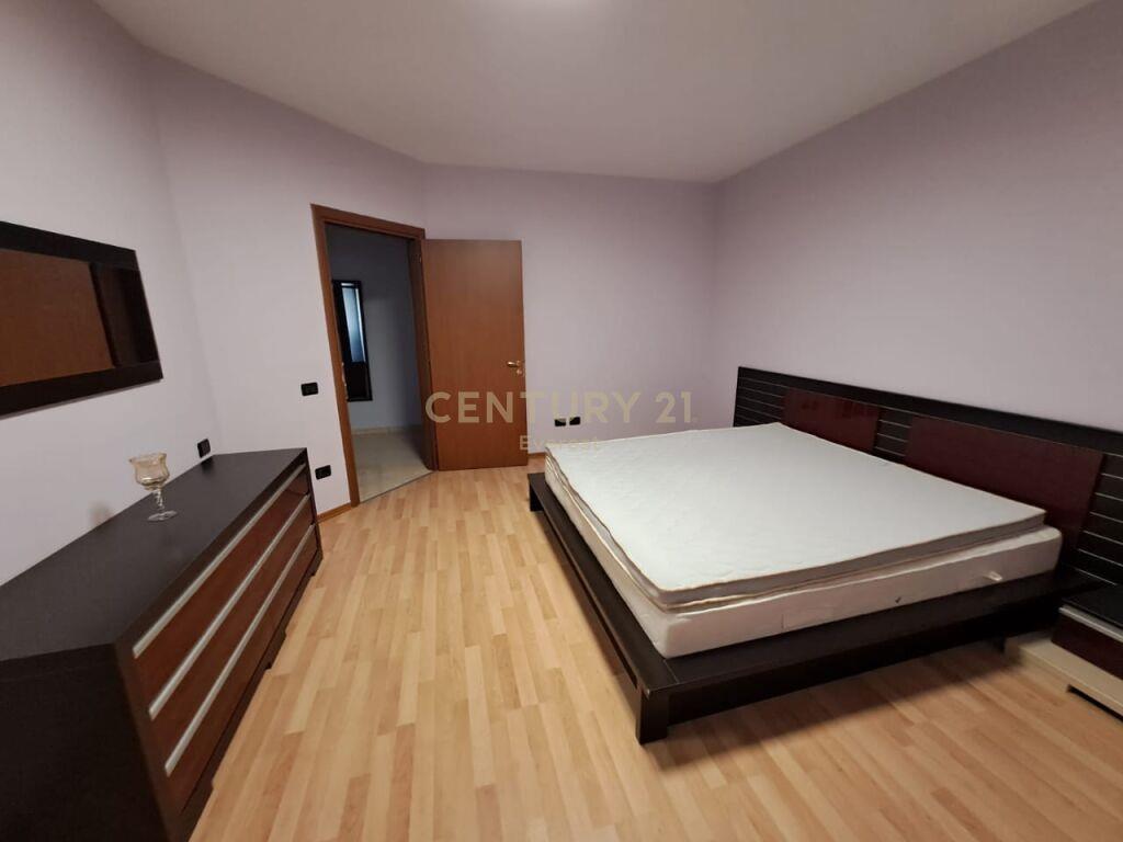 LIQENI I THATE, JEPET ME QIRA 650 € everest103192