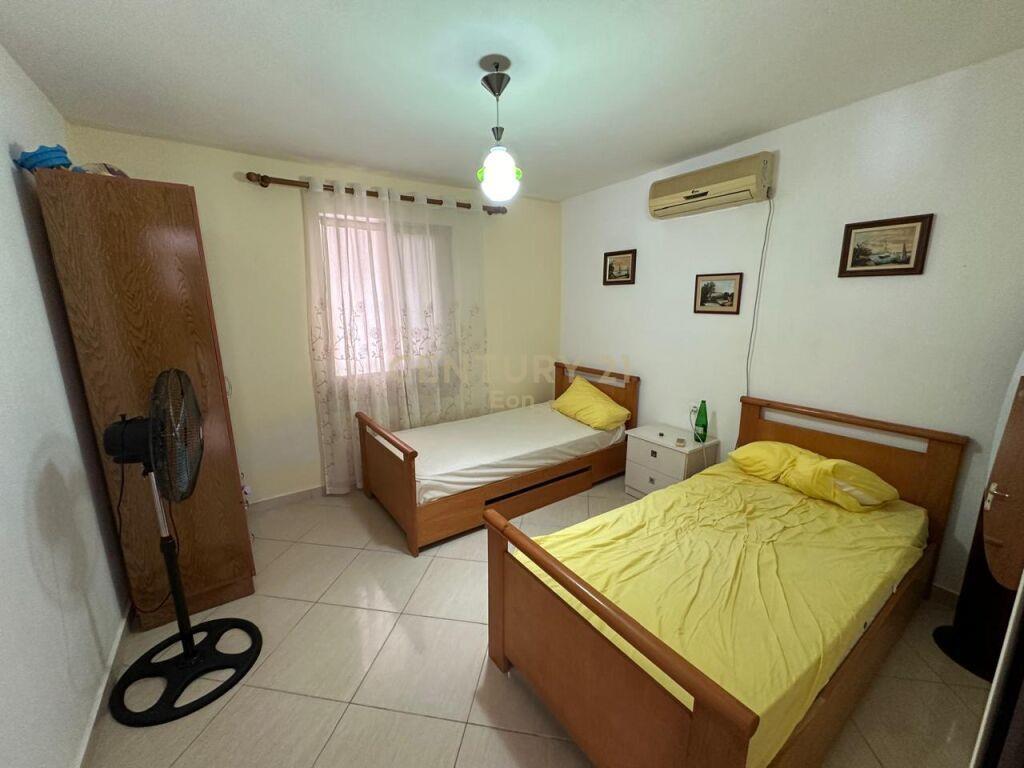 JEPET APARTAMENT 2+1 ME QIRA NE DURRES PRANE MUZEUMIT TE DES