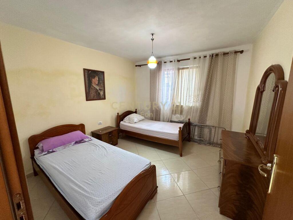 JEPET APARTAMENT 2+1 ME QIRA NE DURRES PRANE MUZEUMIT TE DES
