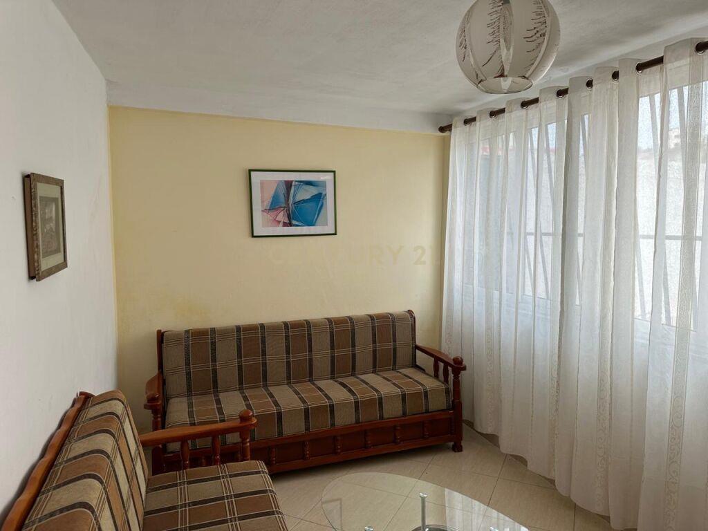 JEPET APARTAMENT 2+1 ME QIRA NE DURRES PRANE MUZEUMIT TE DES