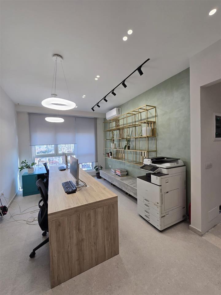 Apartament 1+1 me qera,per zyre,i mobiluar.