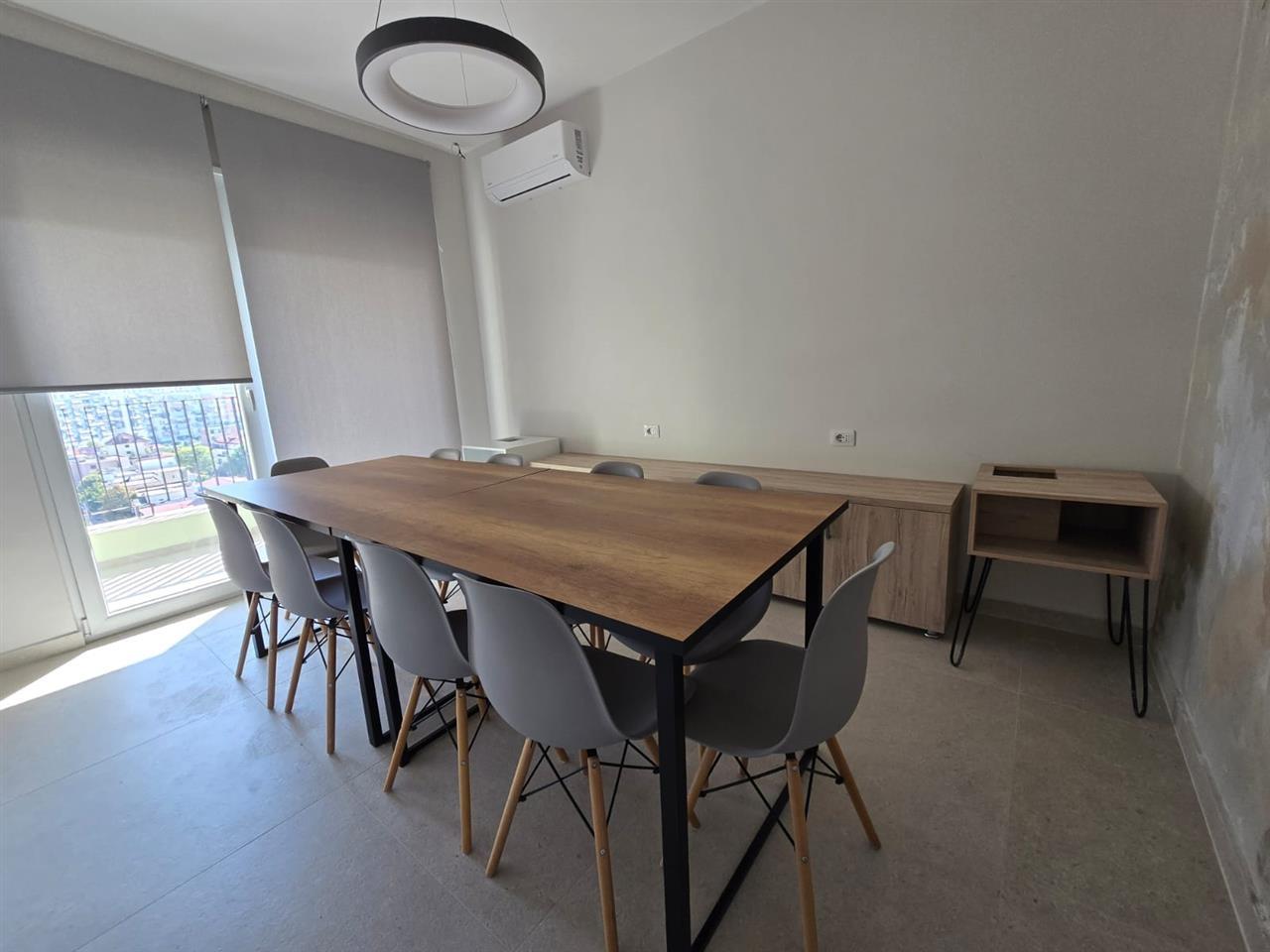 Apartament 1+1 me qera,per zyre,i mobiluar.