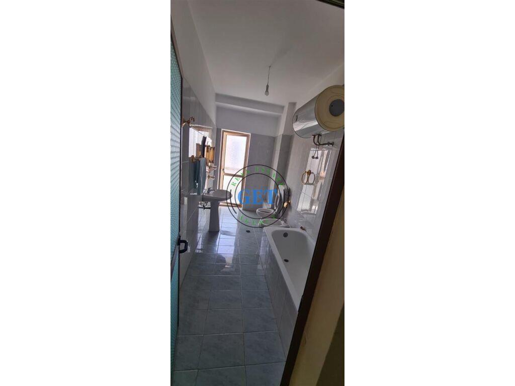 Qira, Apartament 2+1+2 + Garazh,Currila,Durres.