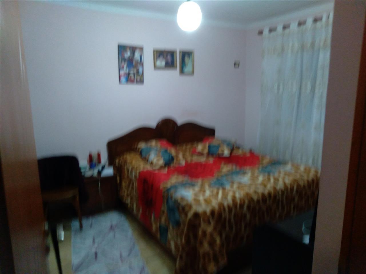 SHITET HYRJA 2+1 LAGJA 8 SHKURTI KATI – 5 BANIMI 5 MIN