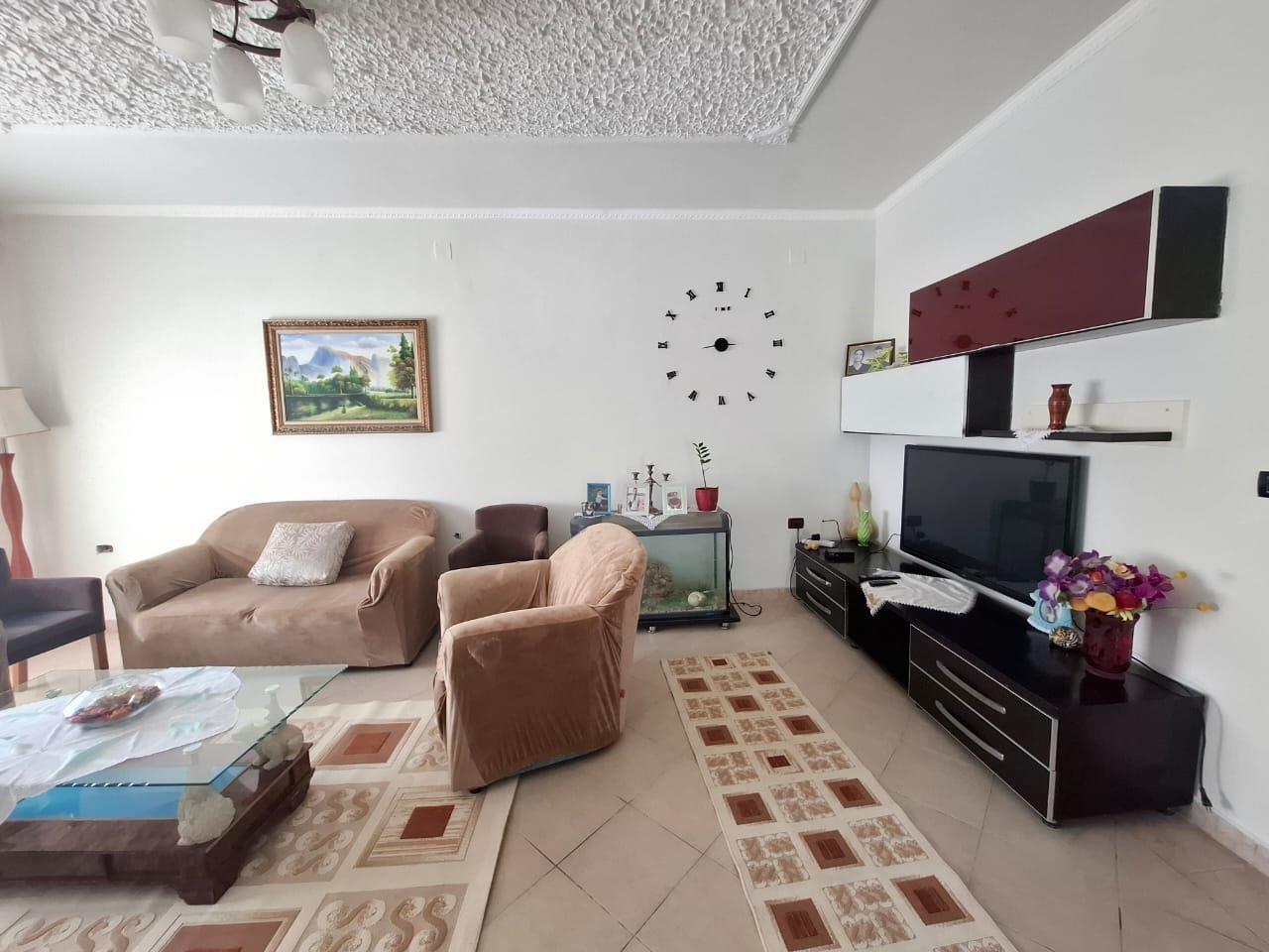 PRIVATE HOUSE FOR LONG TERM RENT IN VLORE , BABIÇE