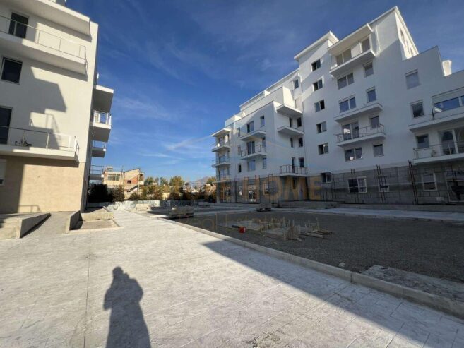 Shitet, Apartament 2+1, Unaza e Re, Tiranë. 114,000 €