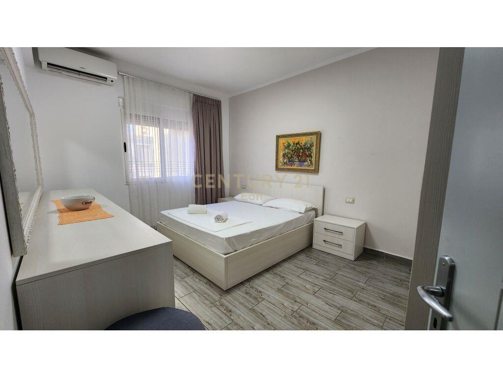 Shitet Apartament 1+1 në Bulevardin kryesor, Durrës!