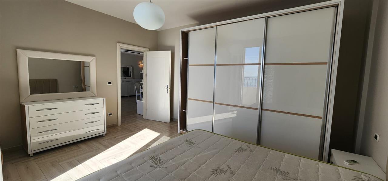 JEPET ME QERA APARTAMENT ME PAMJE DETI 3+1+2 ME GARAZH!