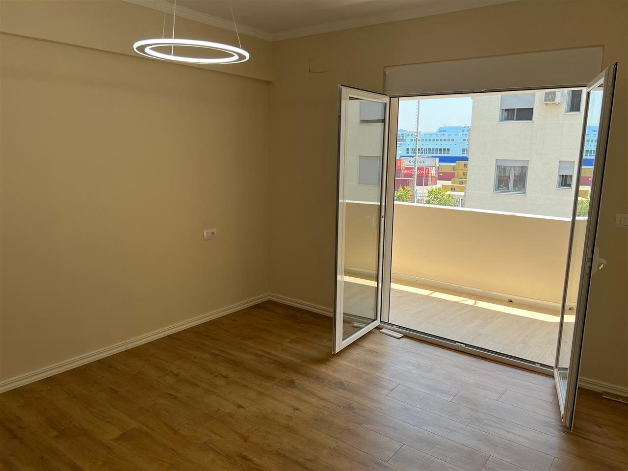 Apartament 2+1 në shitje te Rruga e re e Portit!