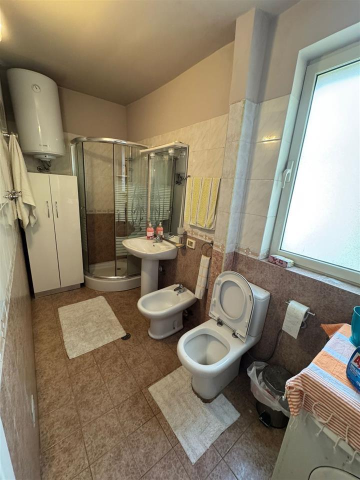 JEPET ME QERA APARTAMENT 1+1 TEK STACIONI TRENIT !