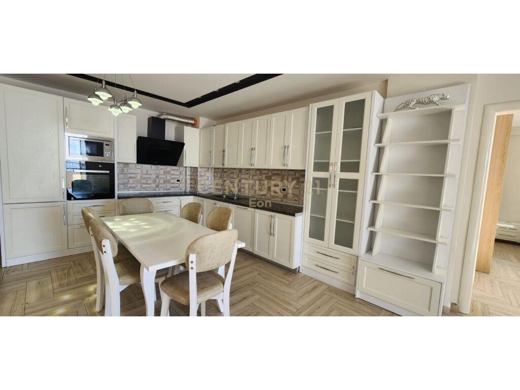 JEPET ME QERA APARTAMENT ME PAMJE DETI 3+1+2 ME GARAZH!