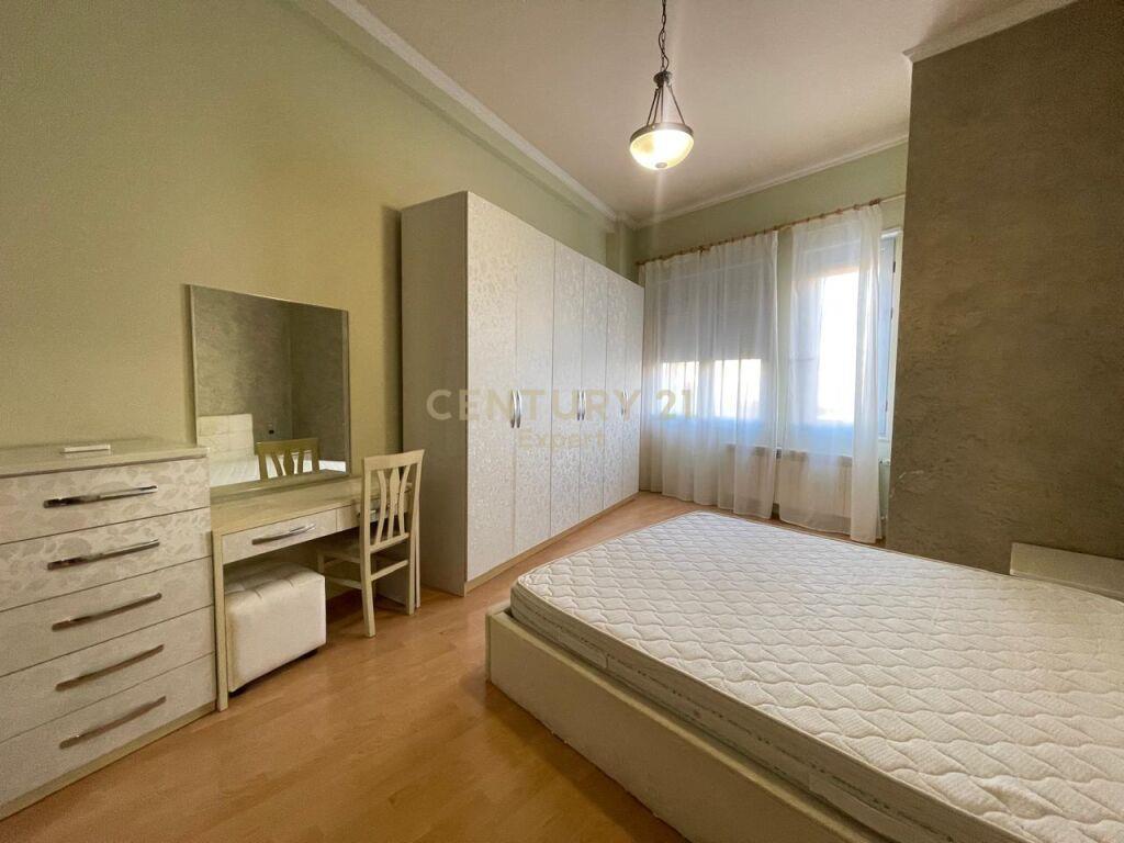 Per Qira Apartment 2+1+2 Pazari I ri 1,000 € /Muaj