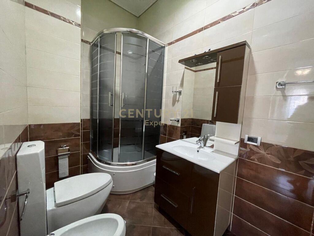 Per Qira Apartment 2+1+2 Pazari I ri 1,000 € /Muaj