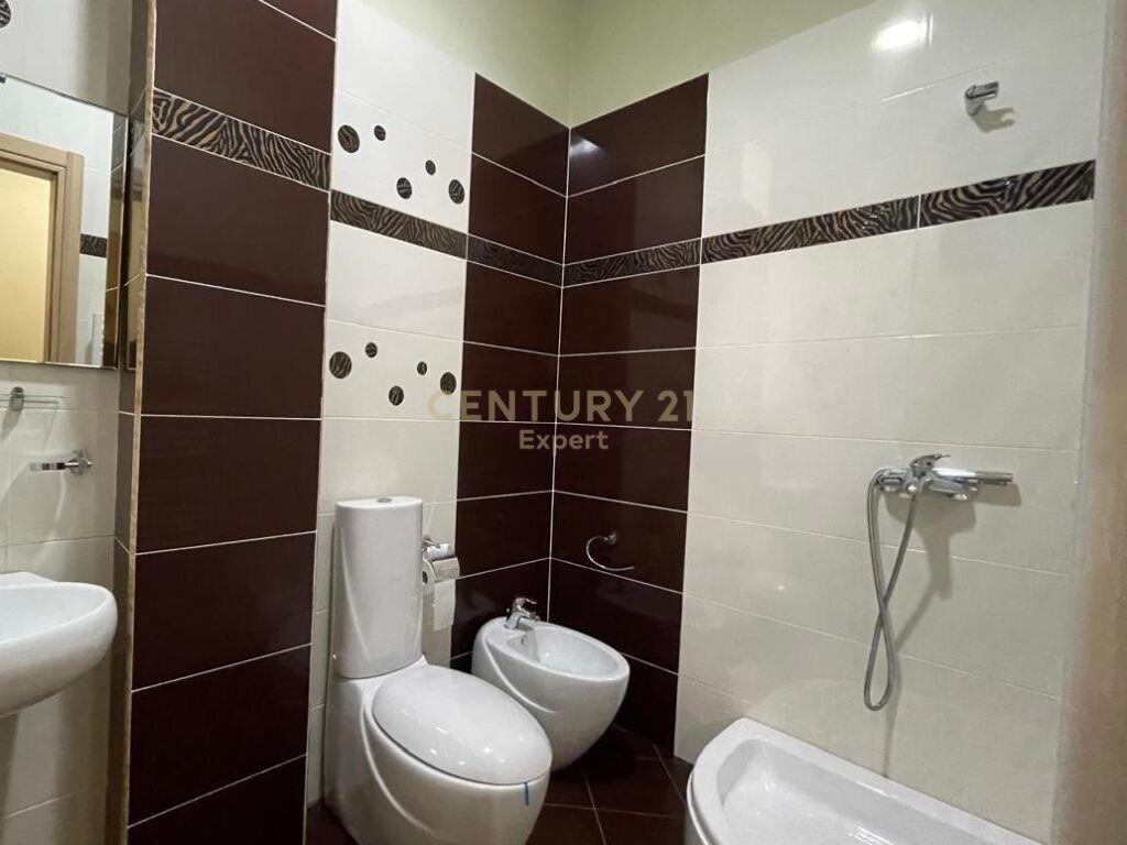 Per Qira Apartment 2+1+2 Pazari I ri 1,000 € /Muaj