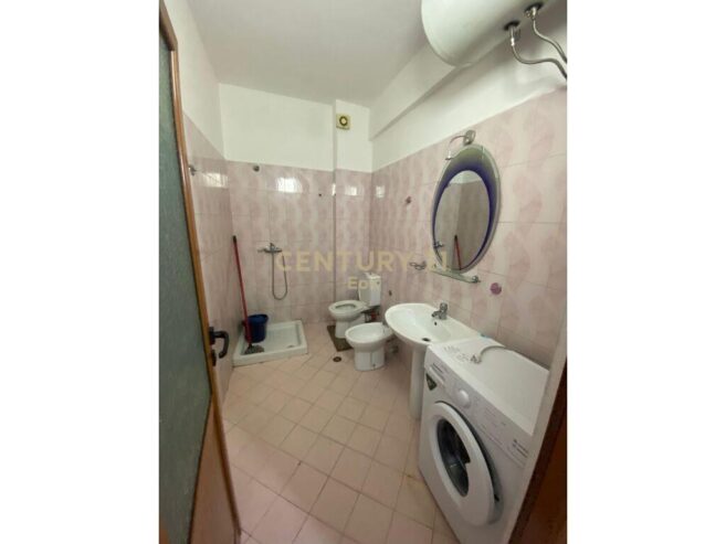 SHITET APARTAMENT 1+1 TEK STACIONI I PARE NE PLAZH!!!!
