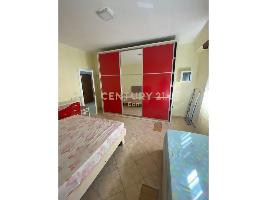 SHITET APARTAMENT 1+1 TEK STACIONI I PARE NE PLAZH!!!!