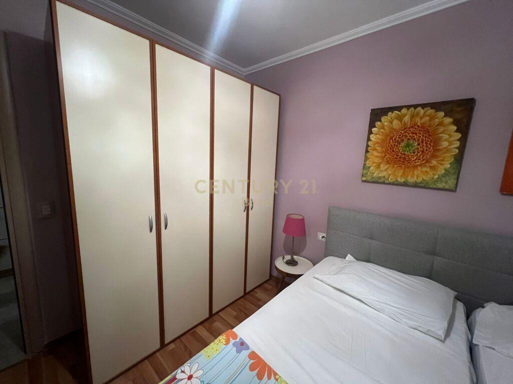 Per Qira Apartment 2+1+1 Pazari I ri 700 € /Muaj