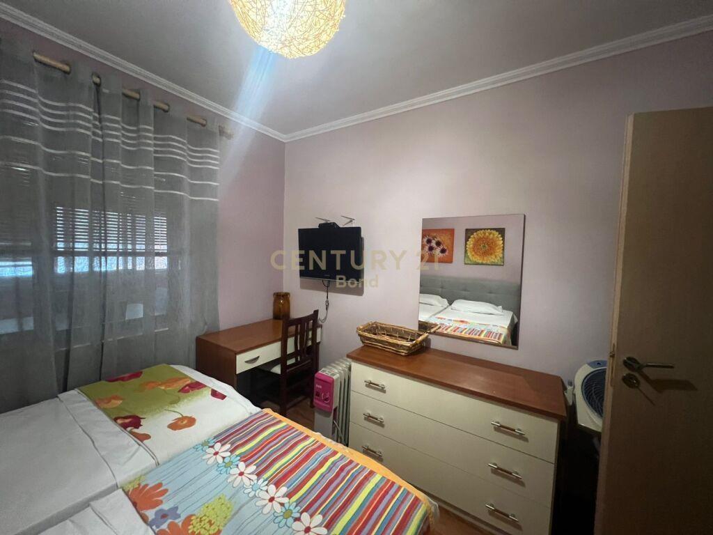 Per Qira Apartment 2+1+1 Pazari I ri 700 € /Muaj