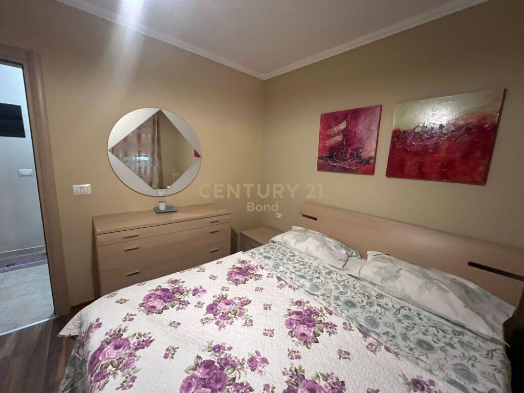 Per Qira Apartment 2+1+1 Pazari I ri 700 € /Muaj