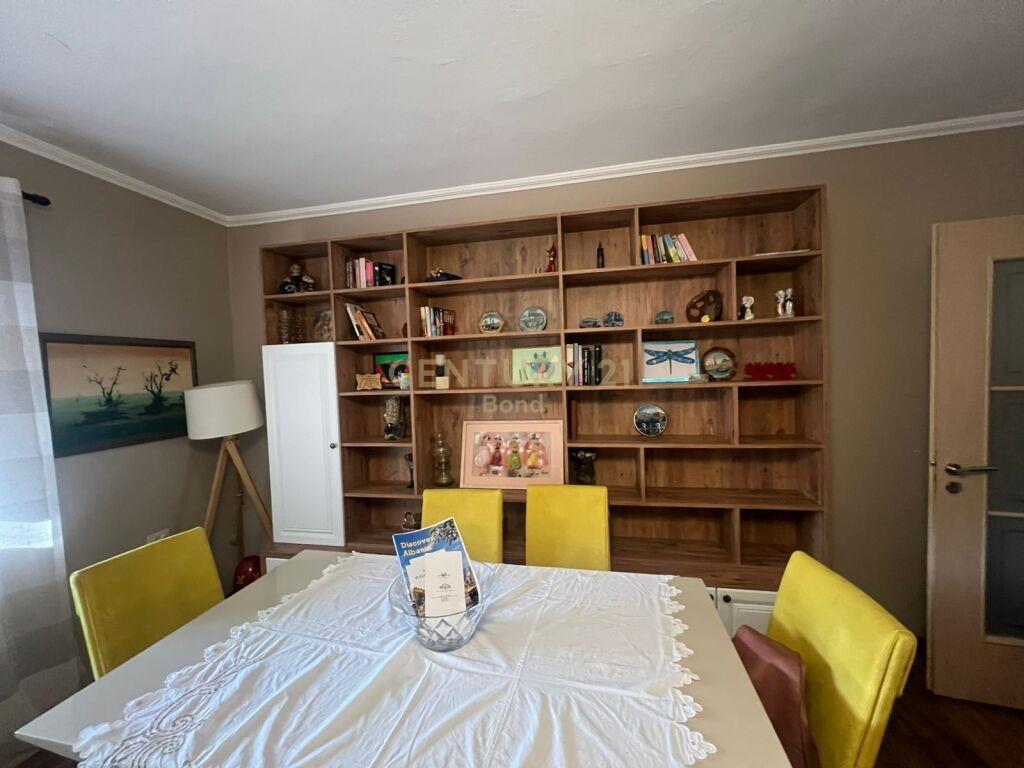 Per Qira Apartment 2+1+1 Pazari I ri 700 € /Muaj