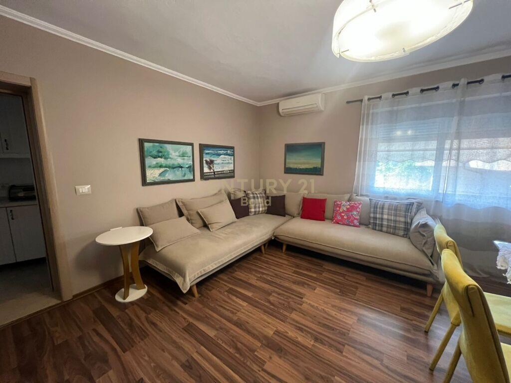 Per Qira Apartment 2+1+1 Pazari I ri 700 € /Muaj
