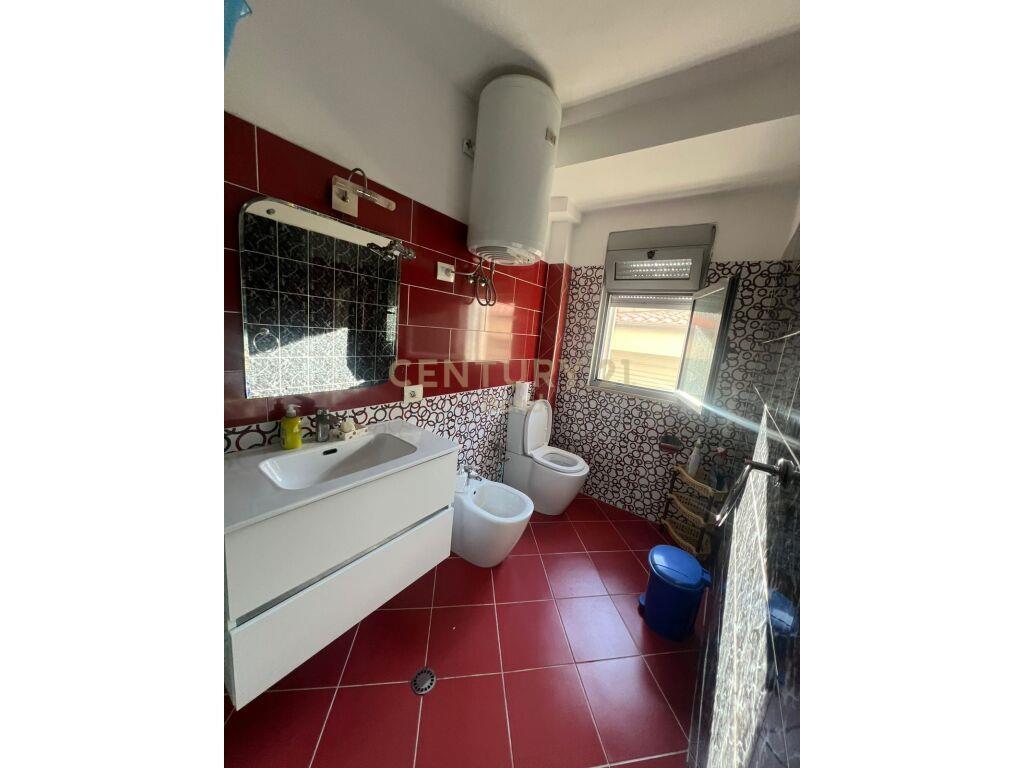 Per Qira Apartment 2+1+1 Pazari I ri 700 € /Muaj