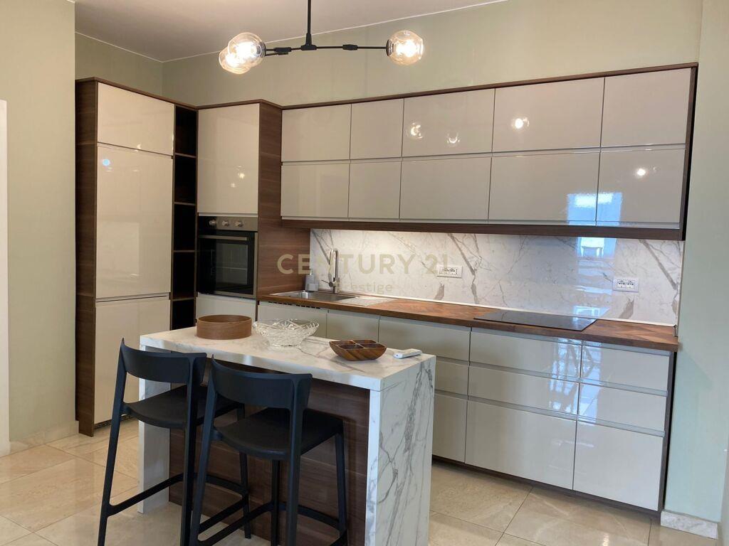 Per Qira Apartment 2+1+1 Liqeni i Tiranës 850 € /Muaj