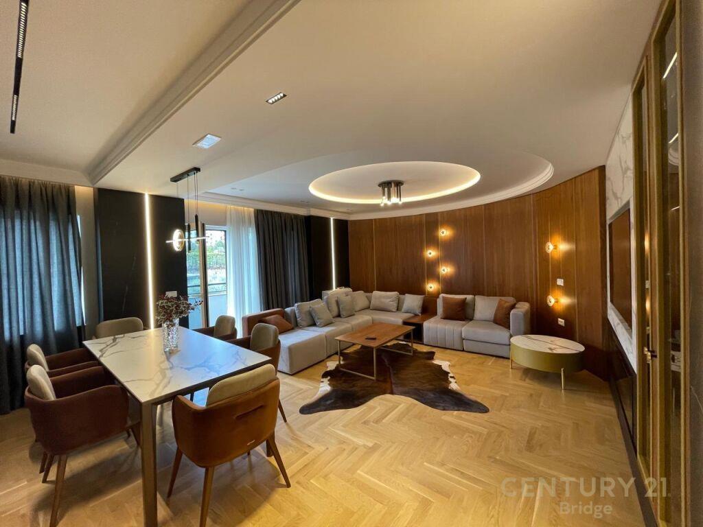 Per Qira Apartment 2+1+2 Kopshti Botanik Zoologjik 2,000 €